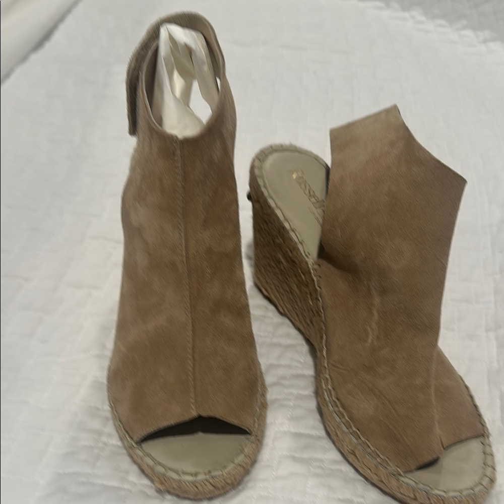 Women's Tan Wedge Sandals